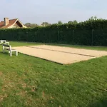 Ferienhaus Modern & Cosy With Patio & Fenced Garden Near Dunes & *