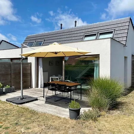 Modern & Cosy With Patio & Fenced Garden Near Dunes & Holiday home *