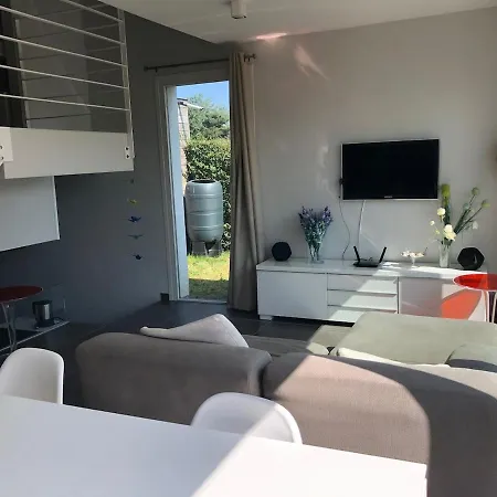 Holiday home Modern & Cosy With Patio & Fenced Garden Near Dunes & Koksijde