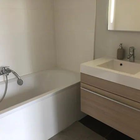 Prázdninový dům Modern & Cosy With Patio & Fenced Garden Near Dunes & Koksijde