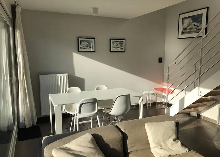 Modern & Cosy With Patio & Fenced Garden Near Dunes & *